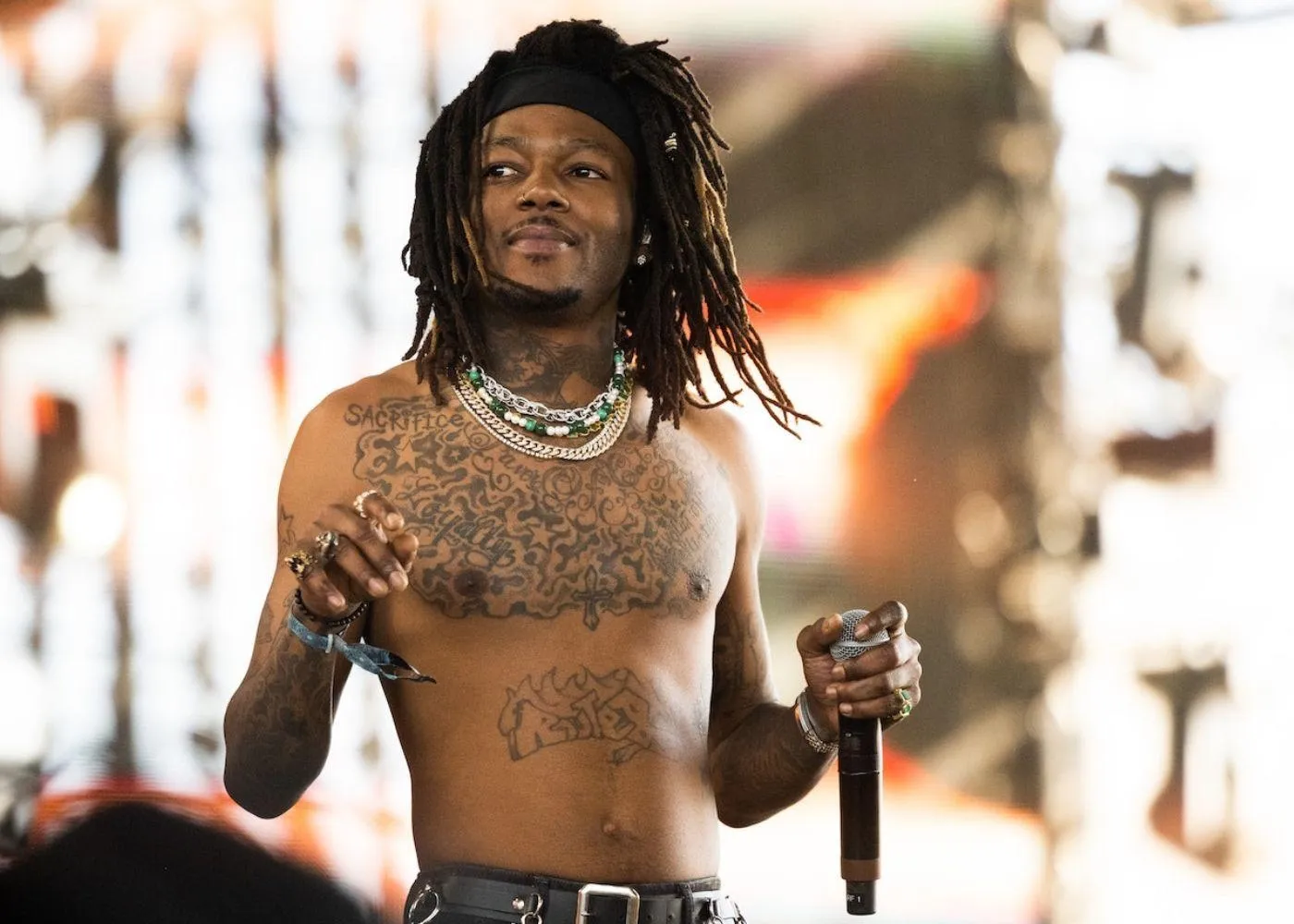 JID performing on tour